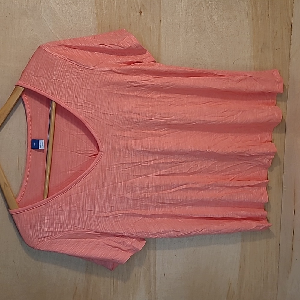 Old Navy Coral Short Sleeve V-Neck Tee